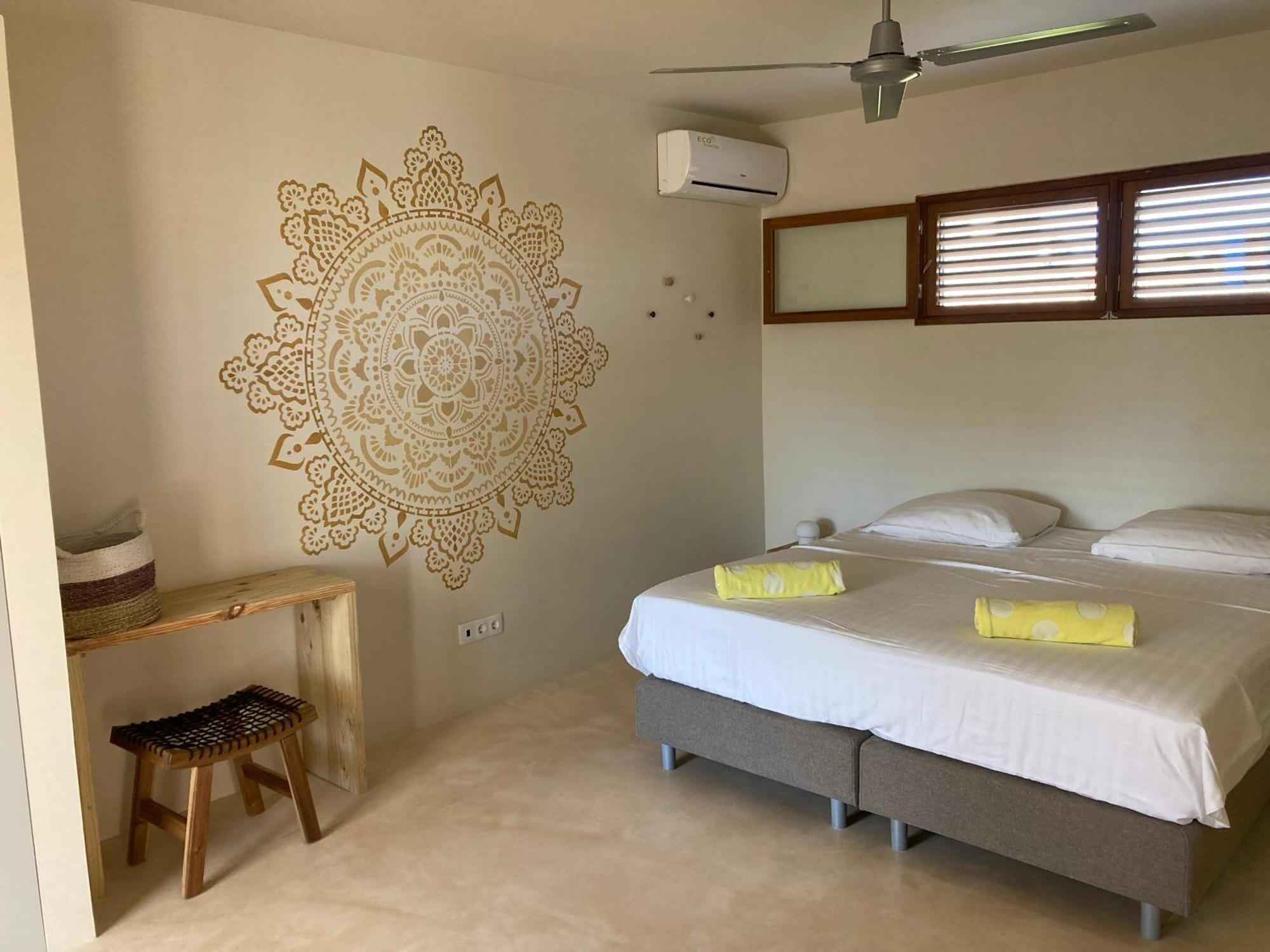 Isla Penthouse & Garden Apartments Bonaire Kralendijk  Bagian luar foto